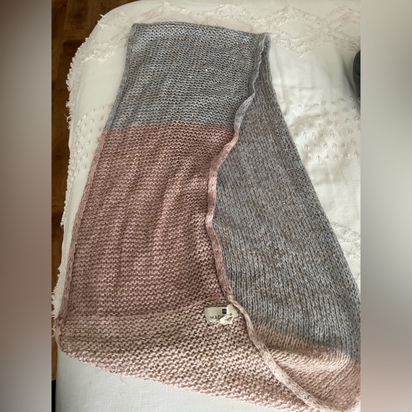Anthropologie Madison 88 sequined Infinity Scarf Blue/ Pink - Picture 8 of 11